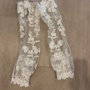 Elegant White Lace Arm Sleeves